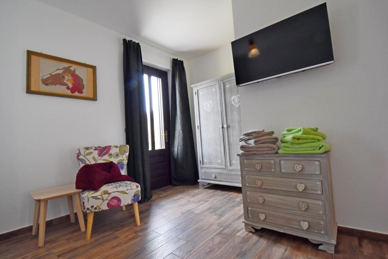 Favetto Family Ranch Bed and Breakfast Rueglio Εξωτερικό φωτογραφία
