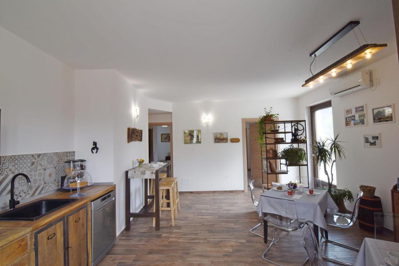 Favetto Family Ranch Bed and Breakfast Rueglio Εξωτερικό φωτογραφία